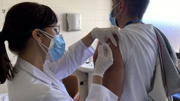 CLM vuelve a batir récord de dosis de vacuna contra la gripe: 520.000 unidades y 89% de inmunidad en mayores de 60
