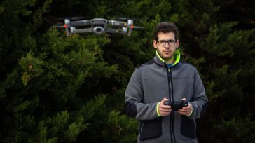 Un egresado de la UCLM obtiene el premio "Futuro de las Telecomunicaciones" por el diseño y la producción técnica de un musical