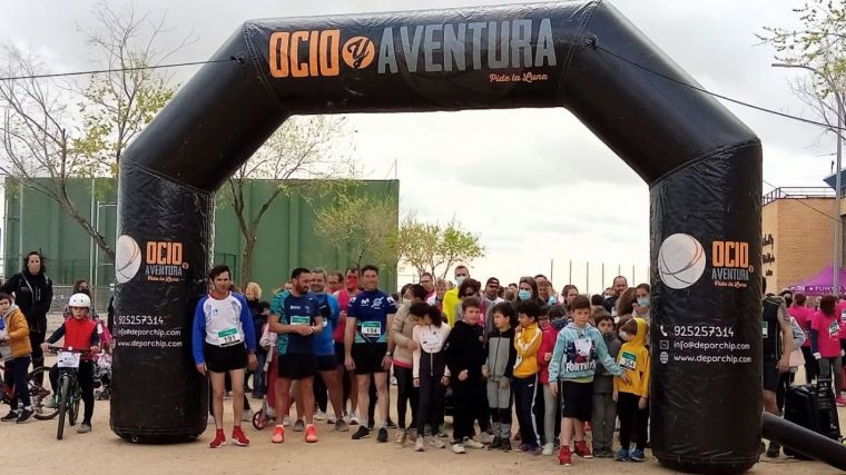 Ana Gómez asiste a la VII Carrera de la Igualdad ADFA Solidaria de Olías del Rey