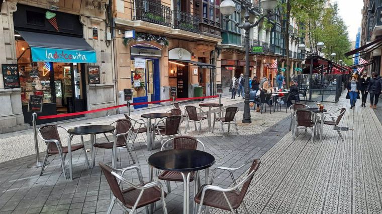 Los hosteleros piden a las Comunidades copiar a Canarias y volver a las barras sin restricciones para Semana Santa