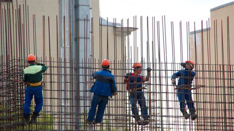 Se mantiene la creación de empleo en CLM, aunque la huelga del transporte y la guerra se dejan sentir en el mercado laboral