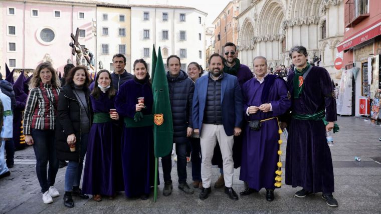 Núñez valora que después de tres años se vuelva a disfrutar con `fe y pasión´ la Semana Santa conquense en esta mañana de Viernes Santo