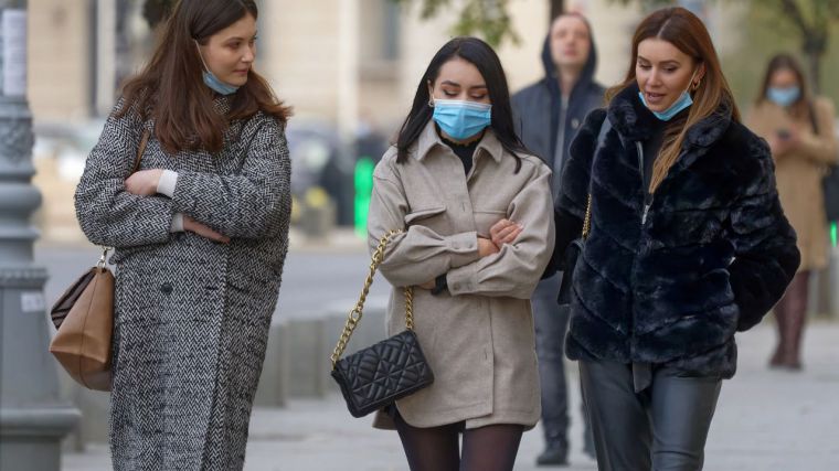 El Consejo de Ministros aprueba este martes el fin del uso obligatorio de mascarilla en interiores