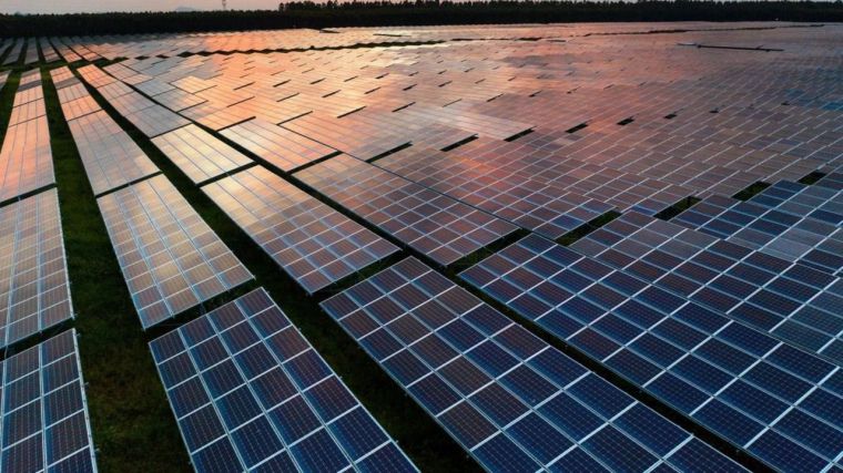 CLM contará con cinco nuevas plantas fotovoltaicas y la ampliación de otra, sumando 706 hectáreas de renovables a su cartera