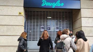 Douglas y sindicatos alcanzan un preacuerdo en el ERE: Cierre de 124 tiendas y 900 despidos 