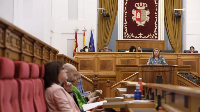 Las Cortes regionales aprueban dos resoluciones socialistas en defensa de la estabilización de plantillas sanitarias y de la actual Ley de Educación 