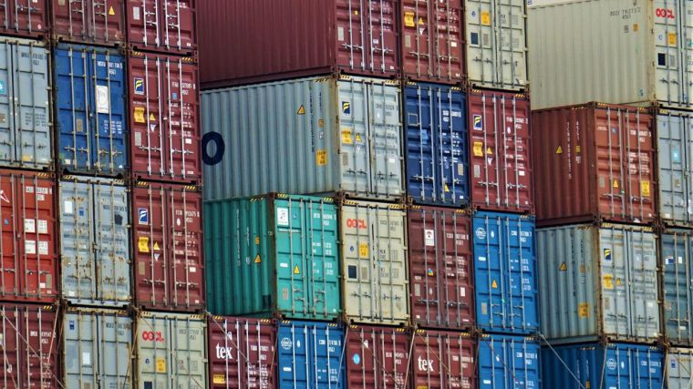 La guerra impacta en las exportaciones regionales que moderan su crecimiento dentro de su fortaleza