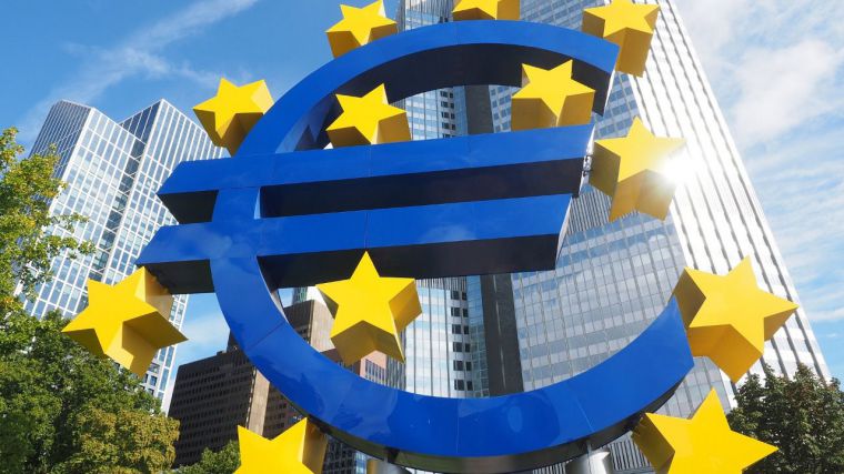 Bruselas propone prorrogar la suspensión de los límites de deuda y déficit públicos hasta finales de 2023
