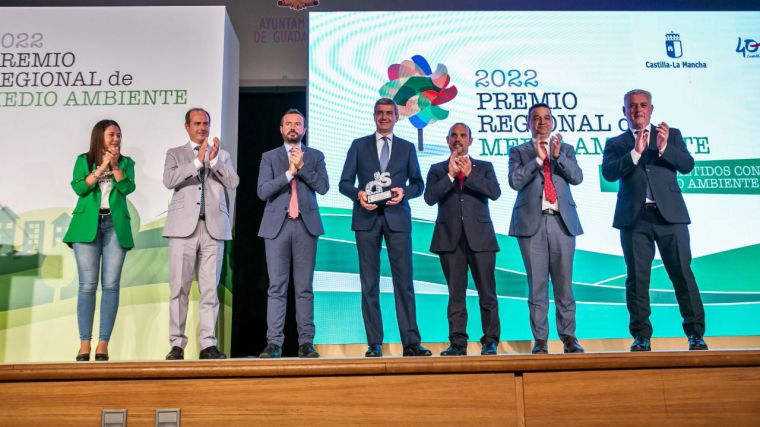 Álvaro Gutiérrez recoge el Premio Regional de Medio Ambiente por el programa de Ecoescuelas de la Diputación