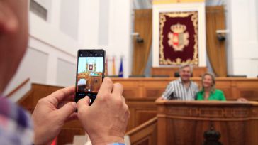 La ciudadanía puede recorrer este martes la sede del parlamento autonómico, con una visita añadida a la exposición especial sobre el Estatuto 
