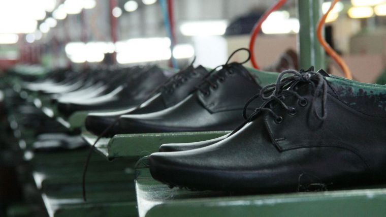Las exportaciones de calzado de CLM siguen sin tocar suelo y caen un 43,85% en cinco años