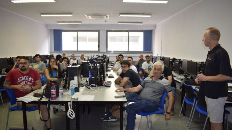 El Curso de Computación Cuántica de la UCLM celebra su tercera edición de forma presencial