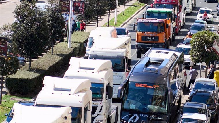 La cadena agroalimentaria avisa de que no podrá soportar un nuevo paro del transporte de mercancías