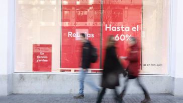 La OCU considera que la inflación acumulada impulsará las compras aprovechando las rebajas