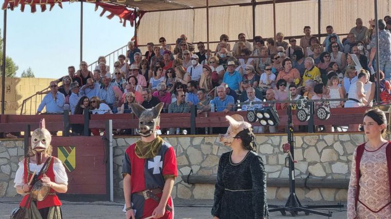 Bellido destaca la conjunción de esfuerzos entre Ayuntamiento, vecinos e instituciones en un Festival Medieval de Hita que cumple 60 ediciones