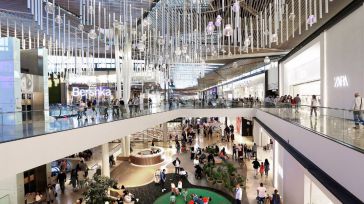 La afluencia a los centros comerciales aumenta un 31% interanual en mayo