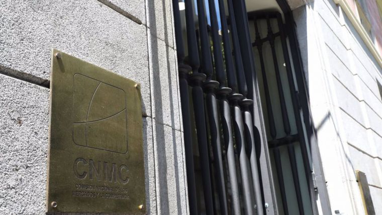 La CNMC multa con 203,6 millones a las principales constructoras españolas por alterar licitaciones públicas