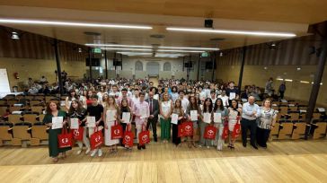 La UCLM y el Gobierno regional reconocen el trabajo del alumnado con mejores resultados en la EvAU y olimpiadas