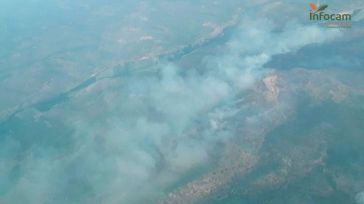 Un centenar de personas desalojadas por un incendio en Casas de Lázaro (Albacete), que ha calcinado ya unas 160 hectáreas