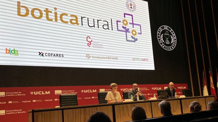 Empresas farmacéuticas apoyan el programa de prácyticas 'Botica Rural' de la UCL