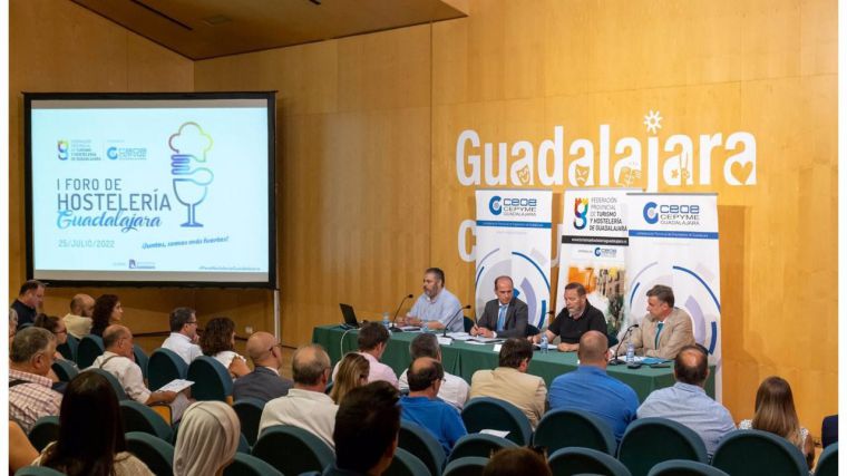 Un centenar de hosteleros participan en el I Foro de Hostelería de Guadalajara