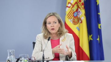 Calviño admite "incertidumbre" de cara al otoño, pero defiende la "fortaleza" de la economía española