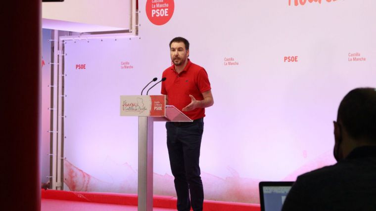 Sánchez Requena denuncia la “inmadurez política” de Núñez: “Cuando no está en los bulos, se dedica a montar circos”