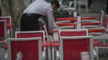  La economía española avanza hacia la recesión por el leve crecimiento de los servicios en agosto