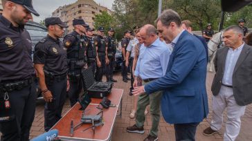Tierraseca visita “el mayor dispositivo de seguridad policial” con el que ha contado la Feria de Albacete 