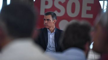 Sánchez admite que los hogares pagan más en la factura por el mecanismo ibérico "pero sería el triple sin ese tope"