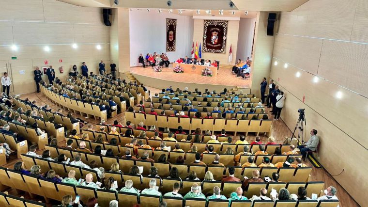 La UCLM inaugura un curso de estabilidad financiera durante el que trabajará en la ampliación de titulaciones