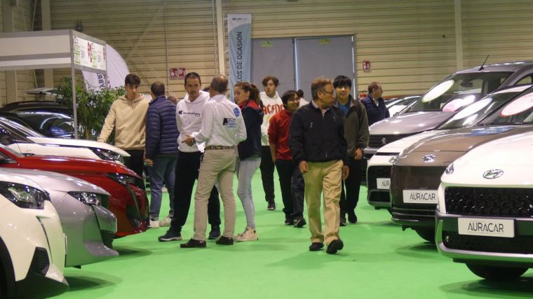El XIII Salón del Vehículo de Ocasión cierra sus primeras ventas en un comienzo con muchos visitantes