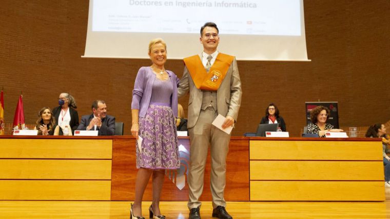 Estudiantes de la UCLM recogen los premios por sus trabajos Fin de Grado