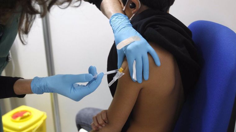 CLM empezará a vacunar a niños de 12 años contra el Virus del Papiloma Humano a partir del 2023