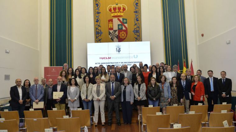 La UCLM celebra en Ciudad Real el acto de toma de posesión de nuevo profesorado y de homenaje al personal con 25 años de servicio