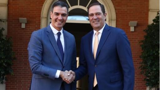 El presidente del Gobierno, Pedro Sánchez, recibe en La Moncloa al consejero delegado y presidente global de Cisco Systems, Chuck Robbins