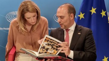 El presidente de las Cortes de Castilla-La Mancha reconoce “el papel acelerador de Europa” en estos 40 años de desarrollo de la región