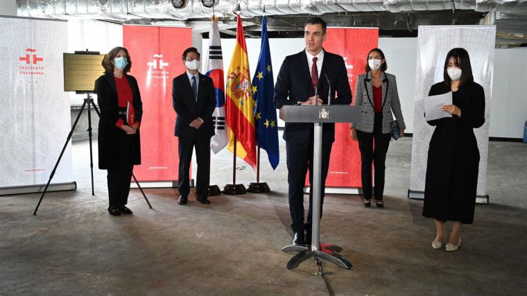 Sánchez asegura que España crecerá un 4,4% y que podría sortear una recesión que ya sufre Europa