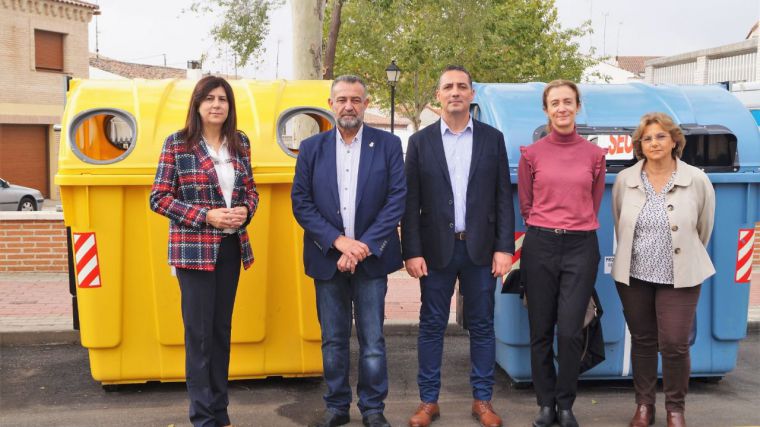 Rafael Martín destaca la entrega por Ecoembes al Consorcio de 184 contenedores amarillos para fomentar en la provincia el reciclaje de envases de plástico, latas y briks