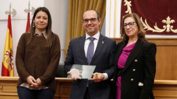 Las Cortes de Castilla-La Mancha reciben el Premio nacional de CERMI sobre Accesibilidad Universal por ser “un referente para el resto de parlamentos” 