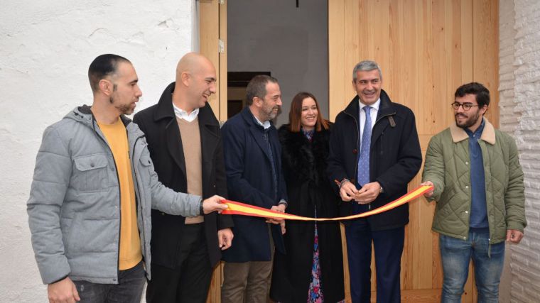 Álvaro Gutiérrez destaca que la nueva Oficina de Turismo de Torrijos actuará como puerta de entrada a los pueblos de la comarca