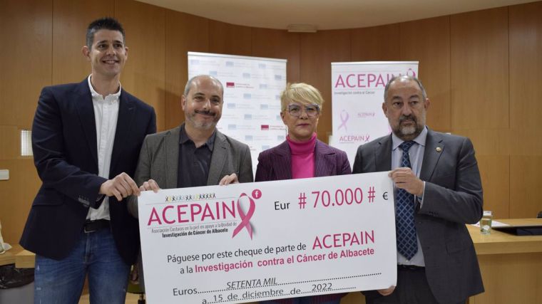 Acepain entrega a la UCLM 70.000 euros para que la institución académica siga investigando