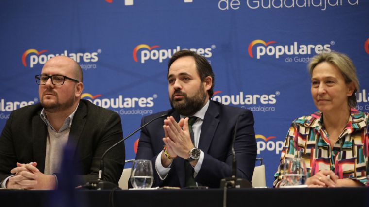 Núñez reclama a Page 'que deje de derrochar el dinero de los castellanomanchegos y baje los impuestos en la región'