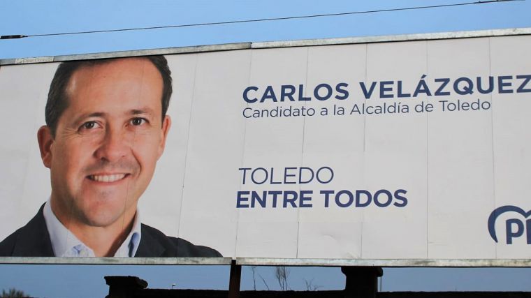 Velasco asegura que Carlos Velázquez ha ganado la batalla a Milagros Tolón con la instalación de las vallas publicitarias