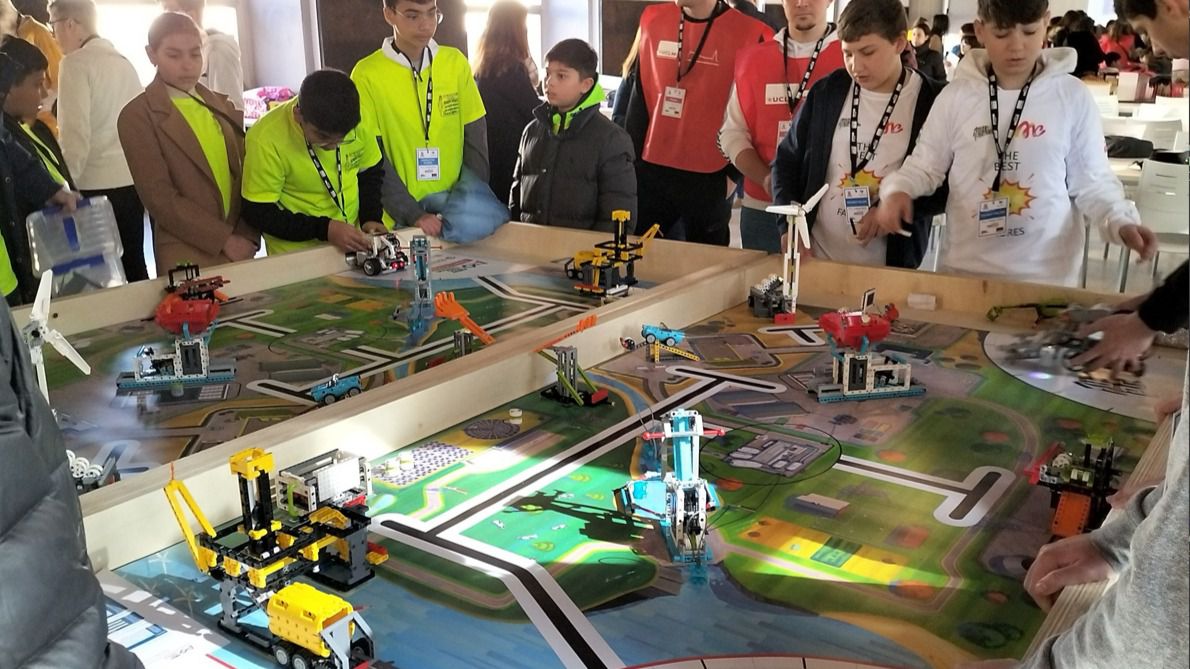 La fase local de Toledo de la First Lego League congregó a ciento veinte jóvenes en quince equipos