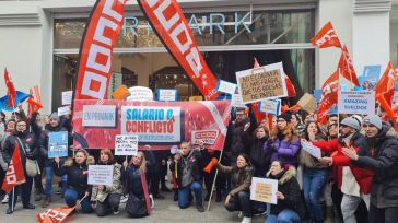 CC.OO califica de "éxito rotundo" la concentración de trabajadores de Primark que piden subidas salariales