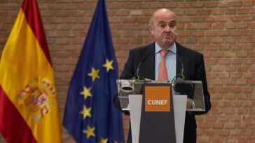 Guindos (BCE) pide a los gobiernos no poner "palos en las ruedas" de la política monetaria