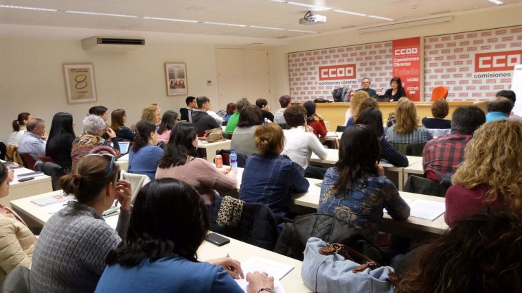 Las 15.000 empleadas de residencias privadas y Teleasistencia de CLM cobrarán un 15,5% más por el nuevo convenio estatal