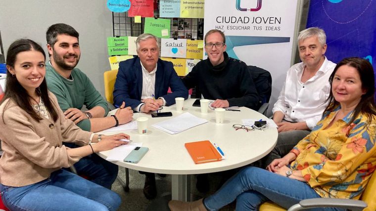 Paco Cañizares se reúne con el Consejoven y se compromete a que haya más participación de los jóvenes en Ciudad Real