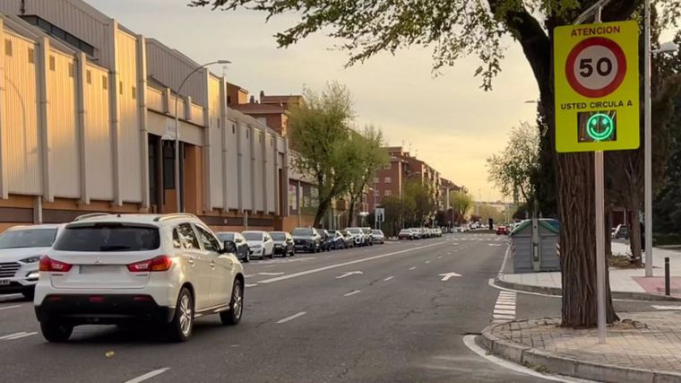 Instalados cuatro radares 'pedagógicos' en el barrio del Polígono de Toledo para instar a los conductores a reducir la velocidad